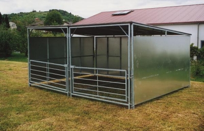 Demountable willow protection hut