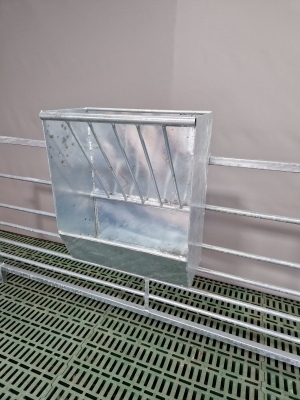 Futterkorb mit Trog Breite 50cm