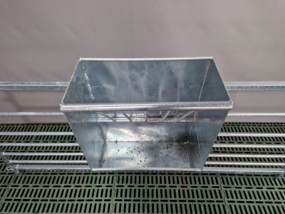 Futterkorb mit Trog Breite 50cm