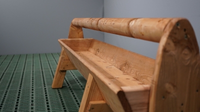 Holztrog mit Holm und Füßen Länge 2,00 m
