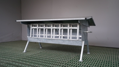 Lämmer Futterautomat mit Füßen