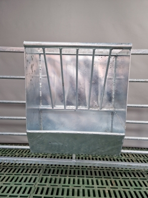 Futterkorb mit Trog Breite 50cm