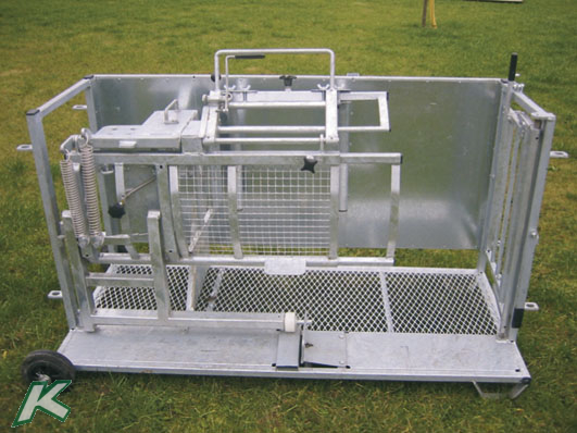 Catching and treatment stand