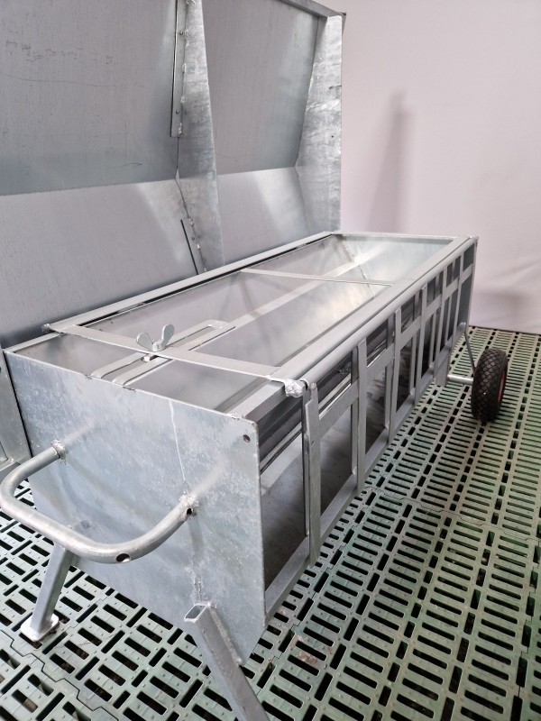 Lämmer Futterautomat mit Rädern