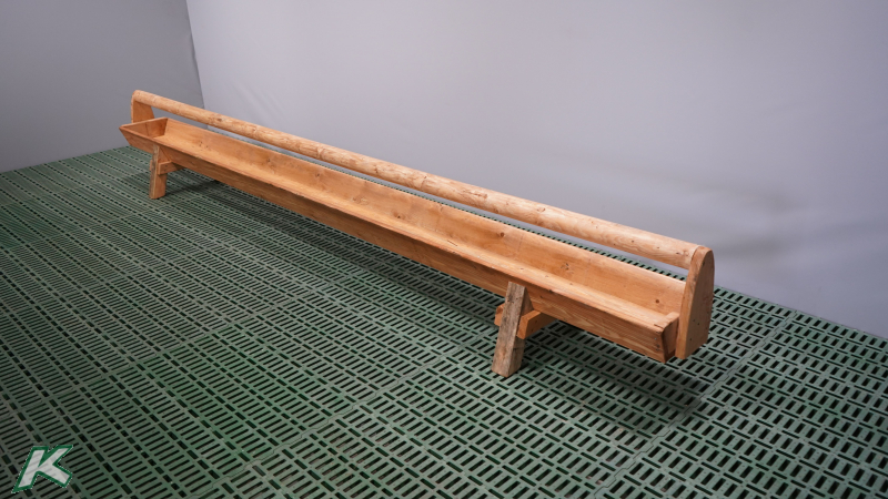 Wooden trough with holm and standing feet, length 4.00 mtr.